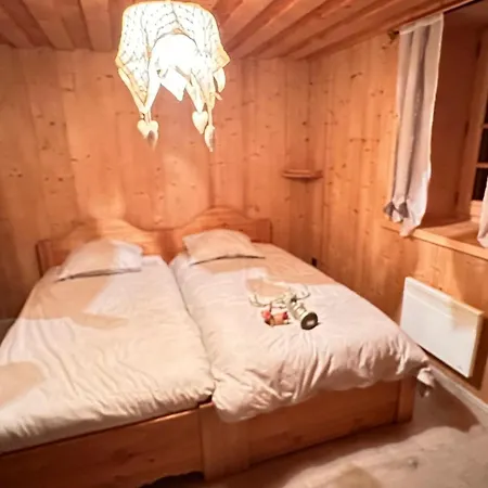 木屋 A *
